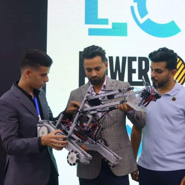 إنطلاق الموسم 2022-2023 من تحدي الفيرست للتكنولوجيا (9)