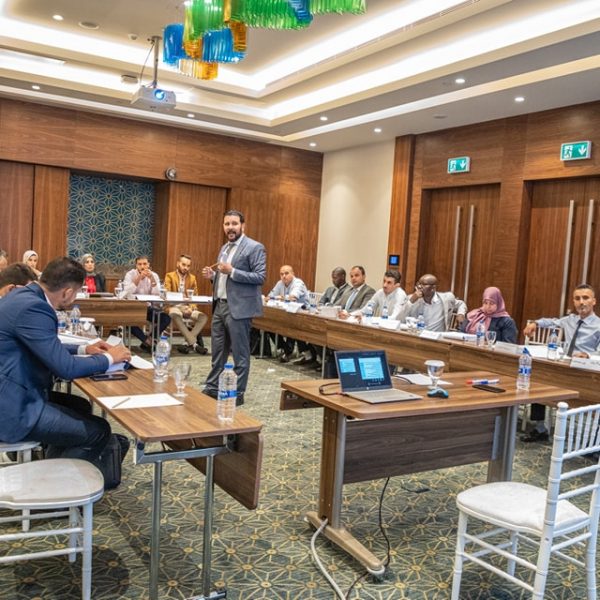البرنامج التدريبي لرفع كفاءات موظفي وزارة الشباب (9)