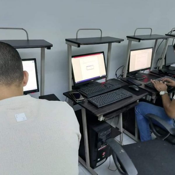 وزارة الشباب بالشراكة مع مؤسسة بنغازي الأمل تطلق الدورة التدريبية لموظفي فرع بنغازي (7)