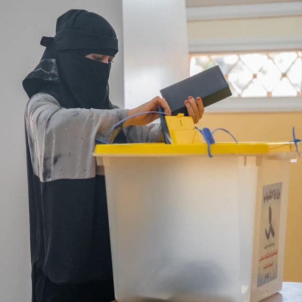 الزني يتابع اول عملية إنتخابية للمجالس المحلية للشباب في مدينة الجميل (8)