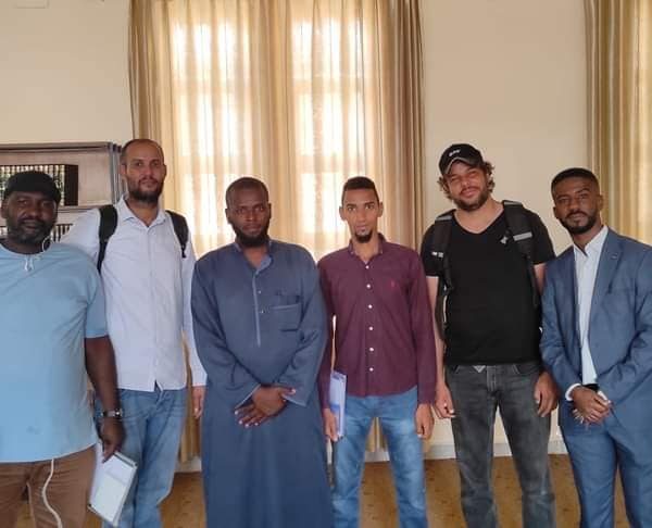 الشباب المحلي براك الشاطي يشارك بنادي الحوار والمناظرة سبها (2)