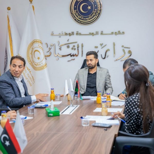 الشباب تدرس تنفيد مبادرة بطاقة شاب (5)