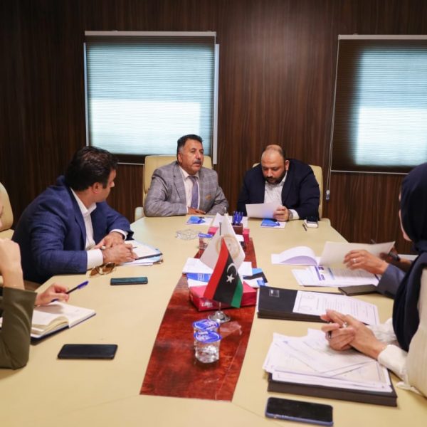 الشباب والتعليم التقني تتابعان العملية التنفيذية لمشروع محو الأمية التقنية (1)