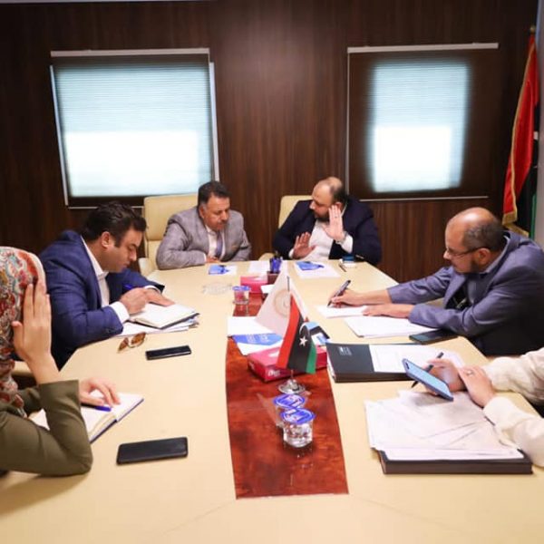 الشباب والتعليم التقني تتابعان العملية التنفيذية لمشروع محو الأمية التقنية (3)