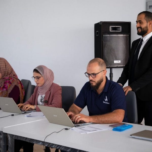 بدأ الدورة التدريبية لموظفي وزارة الشباب للبرنامج التدريبي (الطباعة باللمس) (5)