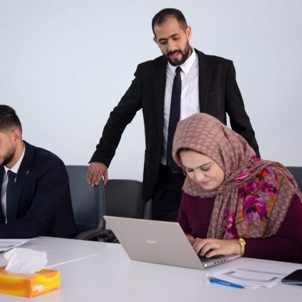 بدأ الدورة التدريبية لموظفي وزارة الشباب للبرنامج التدريبي (الطباعة باللمس) (6)