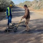 الجهود التطوعية فرع سوكنه تواصل حملتها لترميم وصيانة طريق مشروع فرجان الزراعي (2)