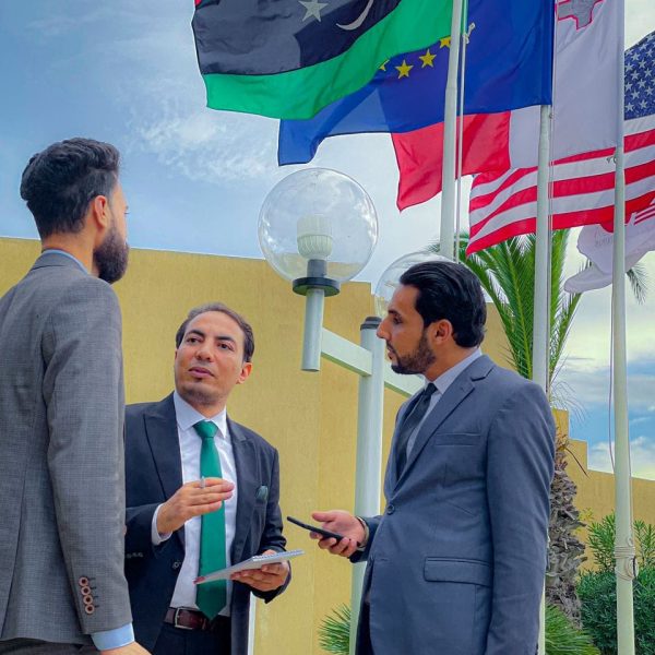 الشباب فرع الوسطي تبحث التعاون مع لجنة الإنقاذ الدولية IRC (8)