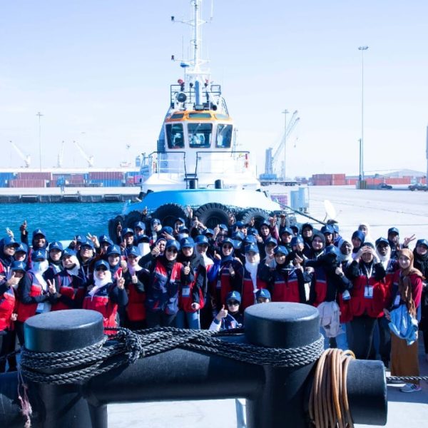 زيارة المشاركات قائدات الأمل إلى شركة الجيد للصناعات الغدائية في اليوم المفتوح (5)