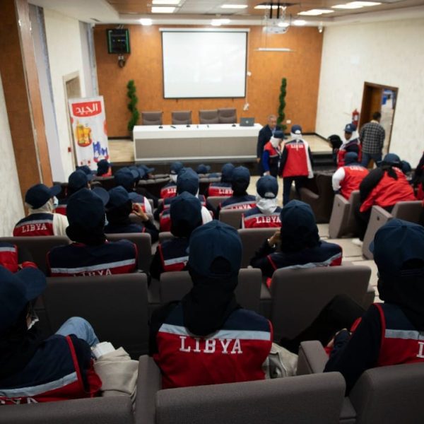 زيارة المشاركات قائدات الأمل إلى شركة الجيد للصناعات الغدائية في اليوم المفتوح (6)