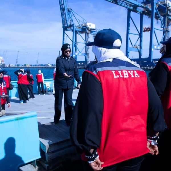 زيارة المشاركات قائدات الأمل إلى شركة الجيد للصناعات الغدائية في اليوم المفتوح (8)