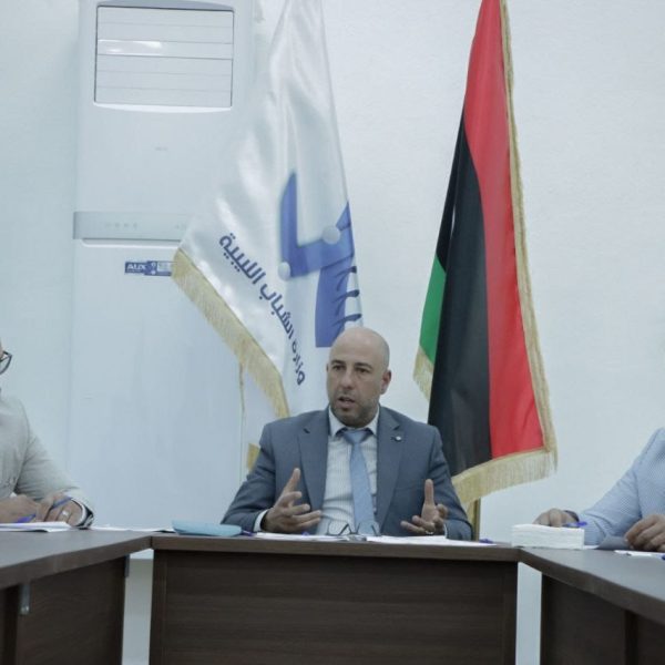 قطاع الخدمات المساندة بأفرع وزارة الشباب يعقد اجتماعه الدوري بالمرقب (13)