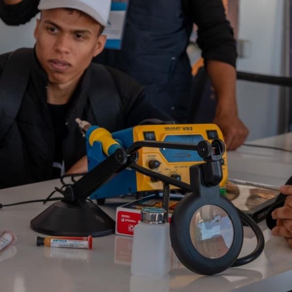 تعاون مستمر بالبرنامج الوطني للتوجيه المهني للشباب (6)